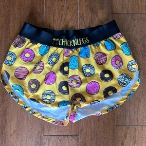 Chicknlegs shorts donuts women’s size medium